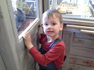 Тимуру — 4. Маша робить пляцку-мацацку )