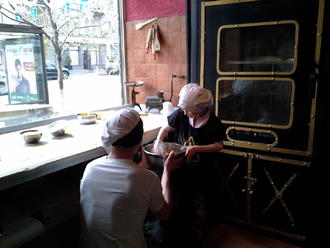 Тимуру — 4. Маша робить пляцку-мацацку )