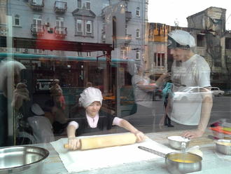 Тимуру — 4. Маша робить пляцку-мацацку )