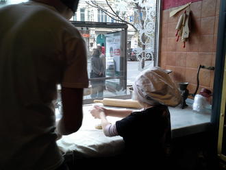 Тимуру — 4. Маша робить пляцку-мацацку )