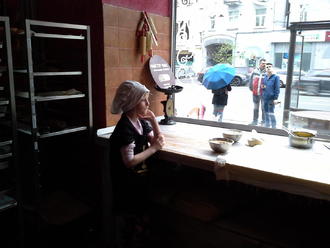 Тимуру — 4. Маша робить пляцку-мацацку )