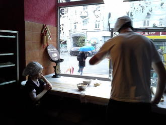 Тимуру — 4. Маша робить пляцку-мацацку )