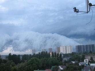 Да и на небе тучи