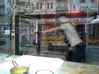 Тимуру — 4. Маша робить пляцку-мацацку )