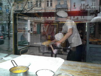 Тимуру — 4. Маша робить пляцку-мацацку )